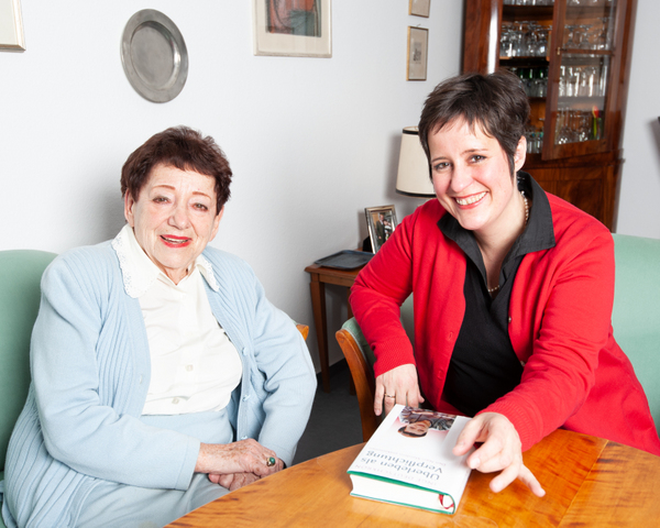Deutschkron & Becker (Foto: M. Zipser, 2010)