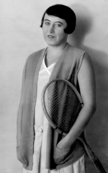 Feierliche Stolpersteinverlegung von Franziska Becker MdA (SPD-Fraktion) für den früheren Berliner Tennisstar Nelly Neppach